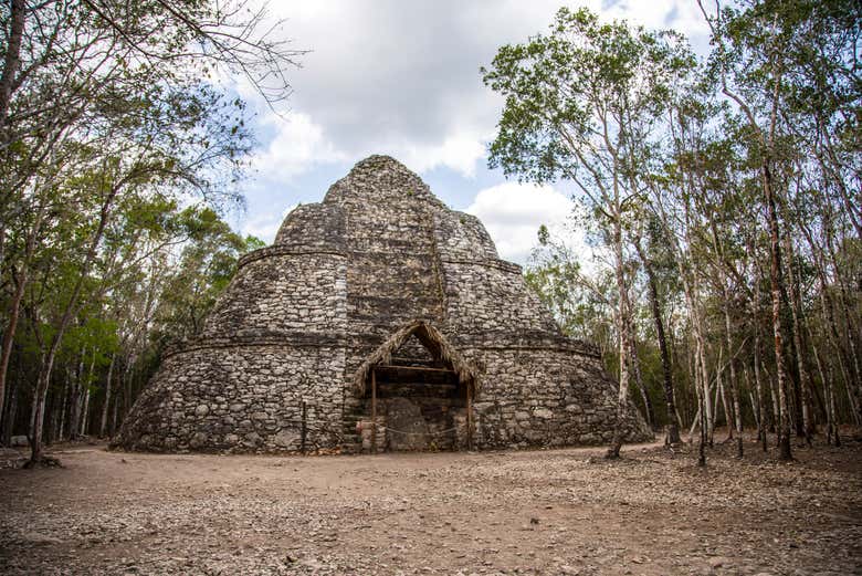 Conoceréis la pirámide más alta de la península de Yucatán