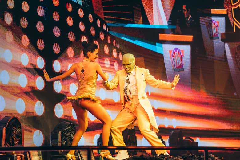 La Máscara bailando en Coco Bongo