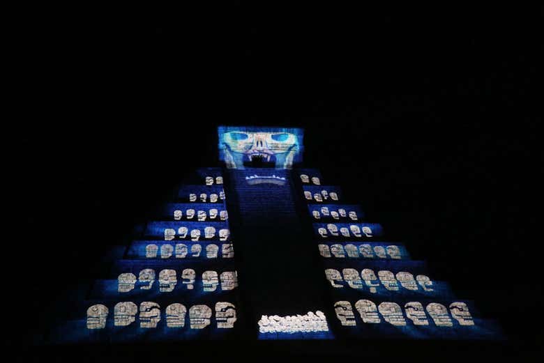 Spectacle son et lumière à Chichén Itzá