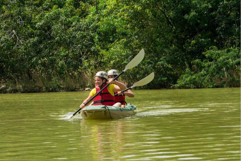 Passeio de caiaque