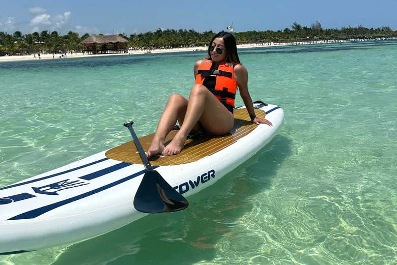 Você pode alugar equipamento de paddle surfe