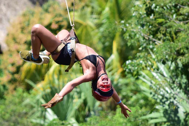 Il divertimento con la zip line è assicurato