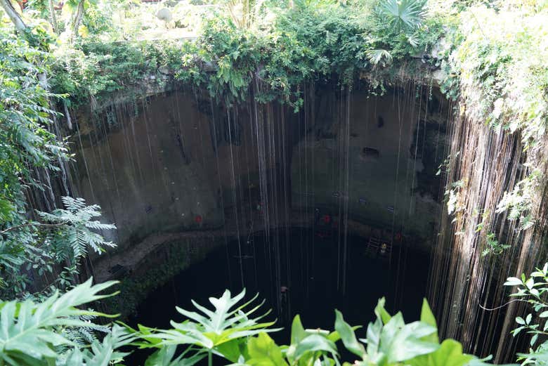 Vista sul cenote Ik-Kil