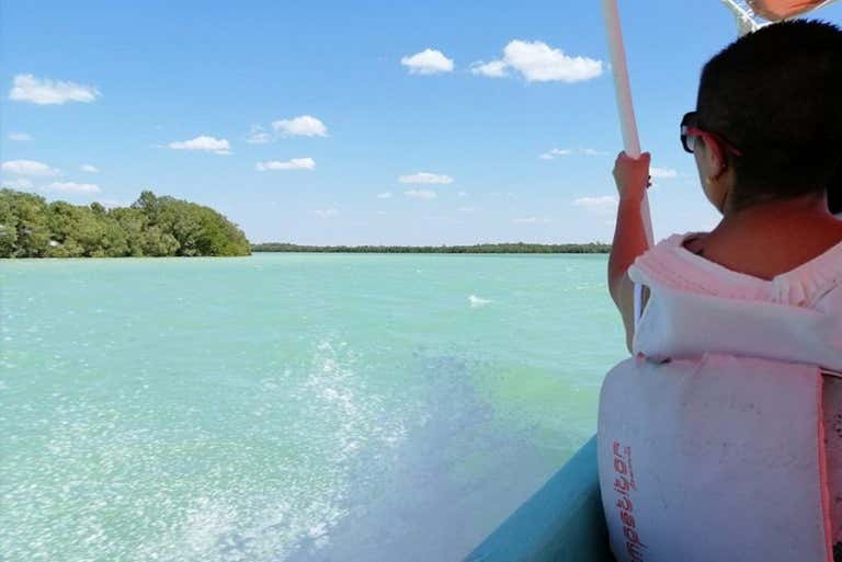 Disfrutando del paseo en lancha