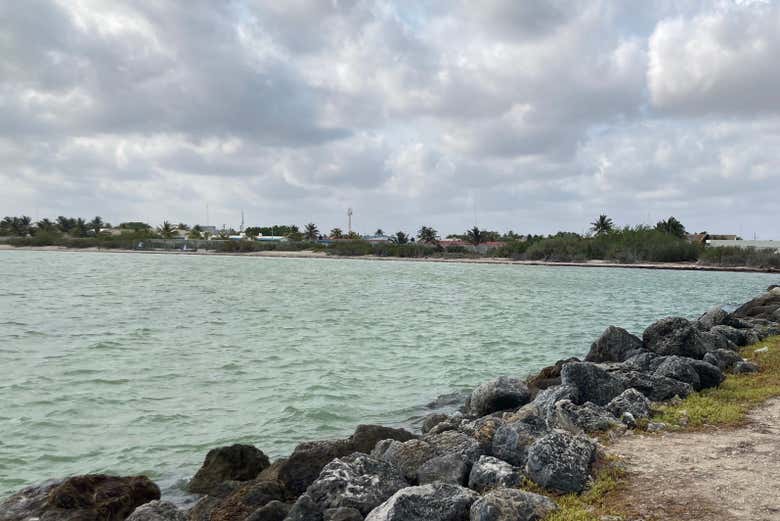 La playa de Yucalpetén