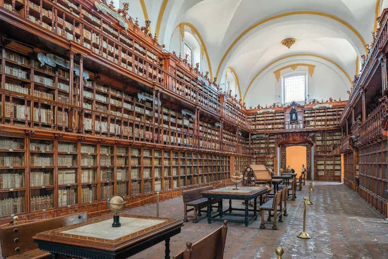 Interior de la Biblioteca Palafoxiana