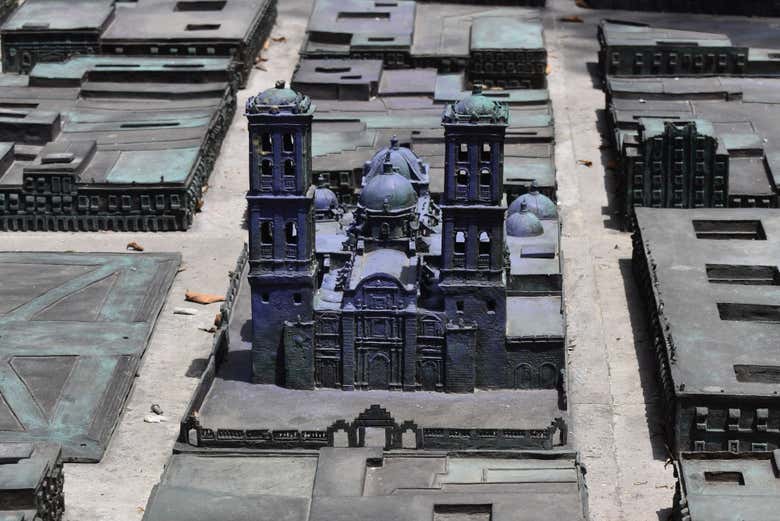 See a model of Puebla