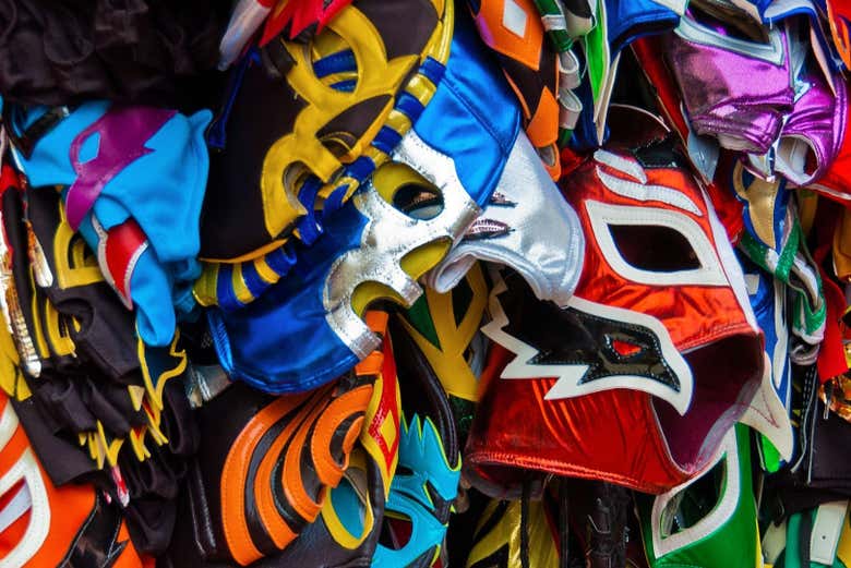 Los detalles y colores de las máscaras