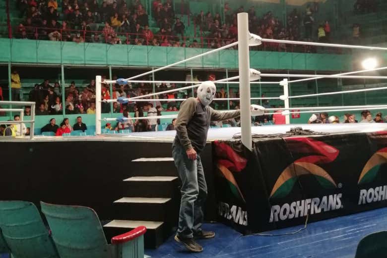 Mexico City: Wrestling show access & Double Decker Bus Tour