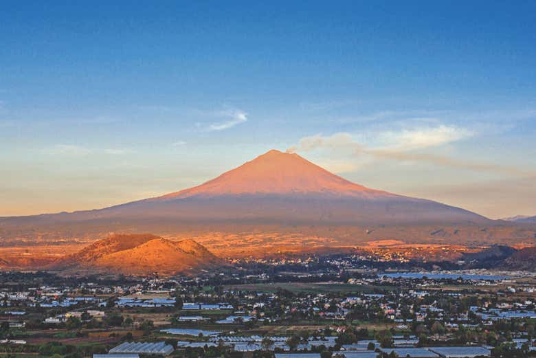 A majestosa silhueta do Popocatépetl