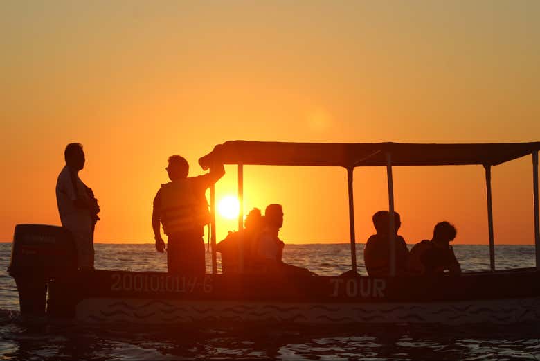 Profitez d'une balade en bateau au coucher du soleil