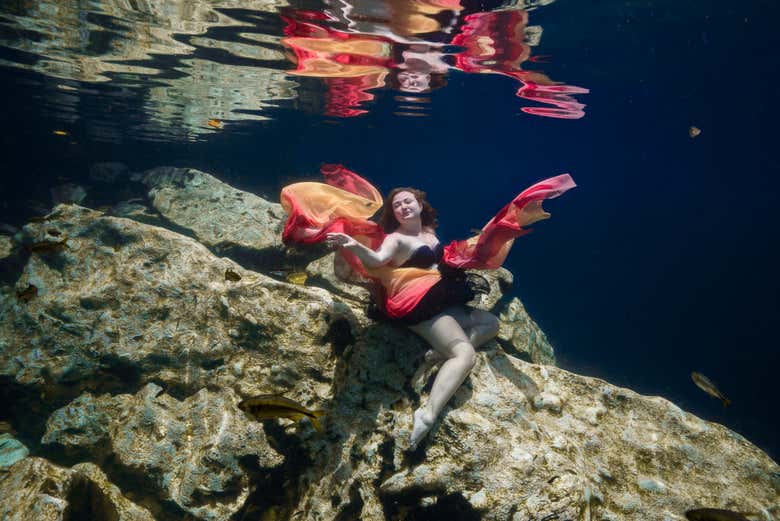 Jugando con el movimiento de telas para la foto