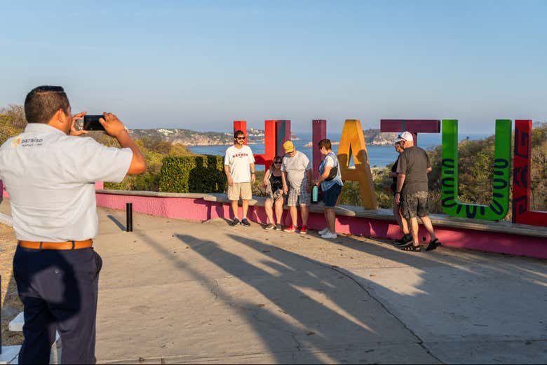 Letras de Huatulco, Bahía de Tangolunda