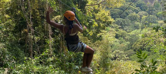 Tirolina en los bosques de Oaxaca