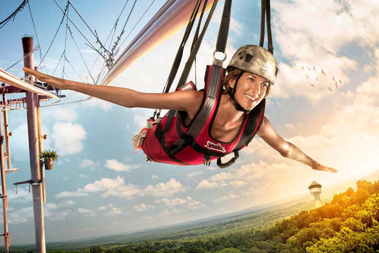 Tirolesa do parque Xavage