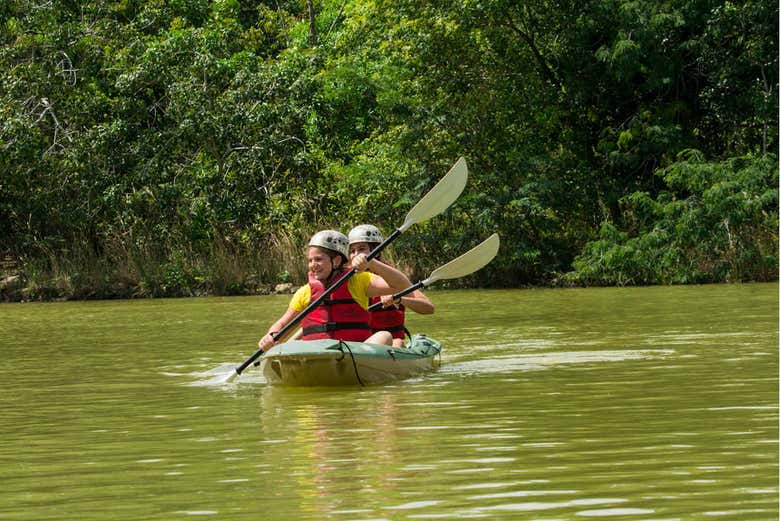 Passeio de caiaque