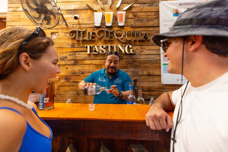 Desfrutando de uma degustação de tequila