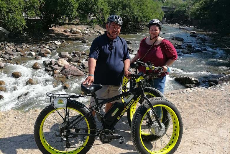 Posando junto a un río de la Sierra Madre
