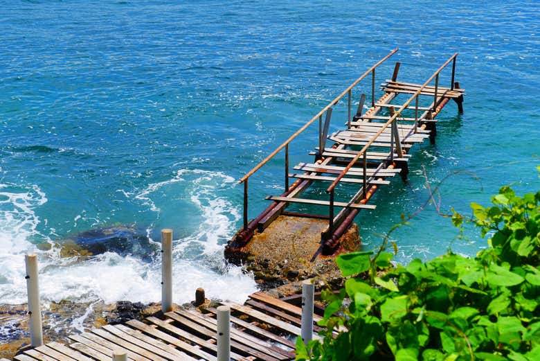 Acque del Pacífico sulla isla del Coral
