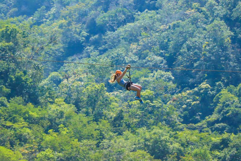 Tirolina en Selva Vallarta