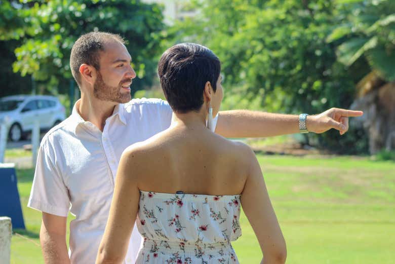 Listening to the guide's explanations