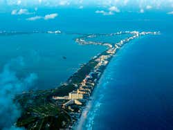 Cancún desde las alturas