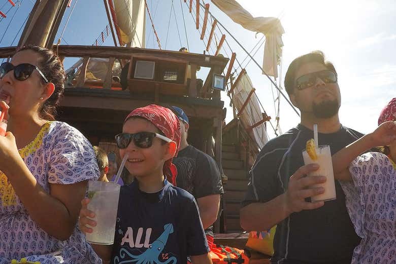 Balade en bateau pirate en famille