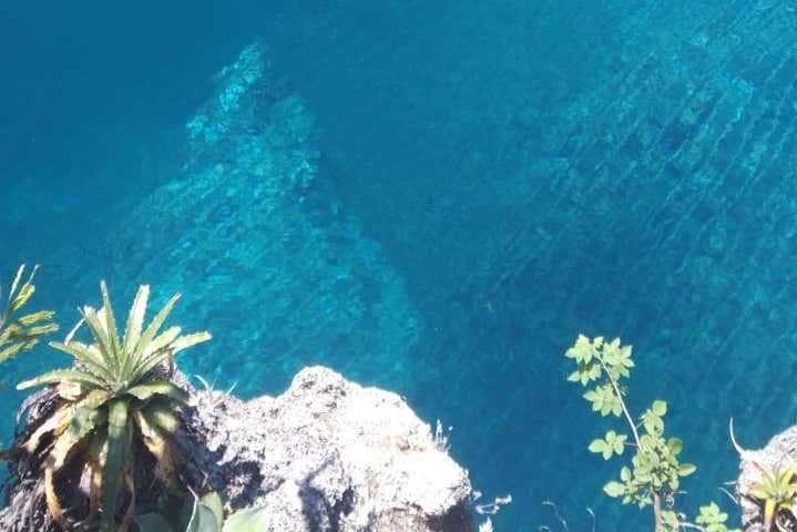 A água cristalina do cenote irá cativá-lo