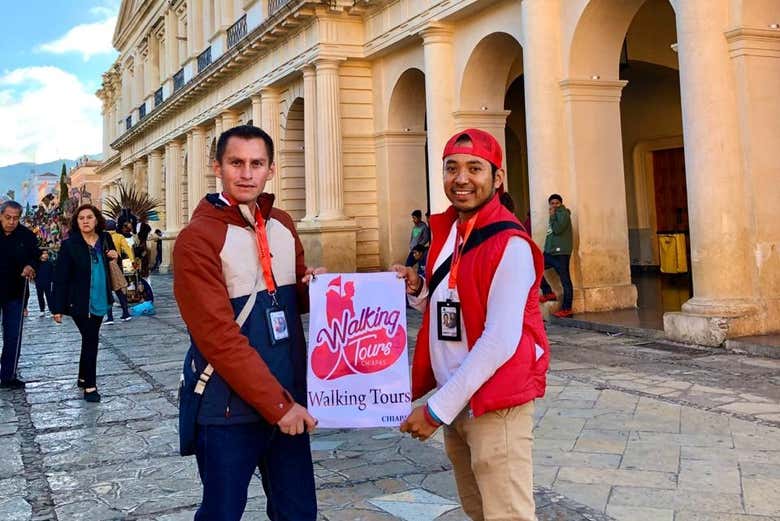 Junto al edificio del MUSAC