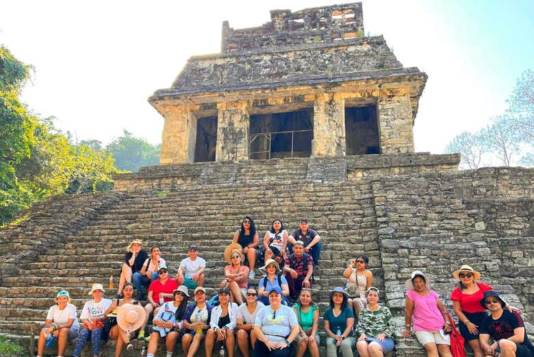 Disfrutando del tour por la zona arqueológica de Palenque