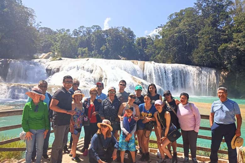 Disfrutando de la cascada Agua Azul