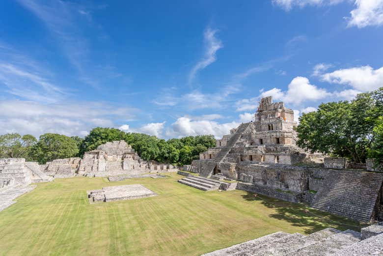 Explorando el majestuoso asentamiento maya