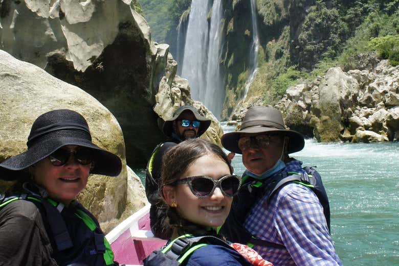 Navegando por el río río Tampaón