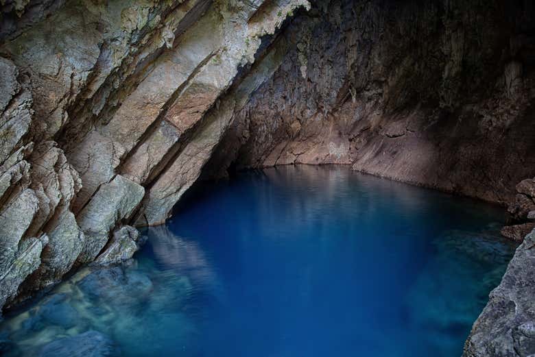 Aguas cristalinas en la cueva del Agua de Tanchachín