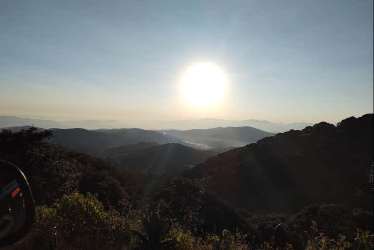 Vistas del exterior de la gruta