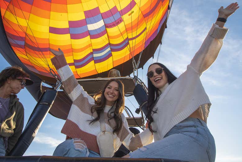 Listas para disfrutar del paseo en globo
