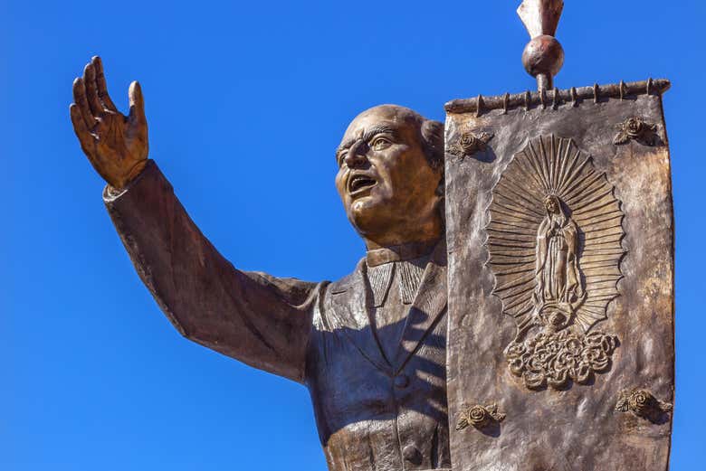 Miguel Hidalgo statue