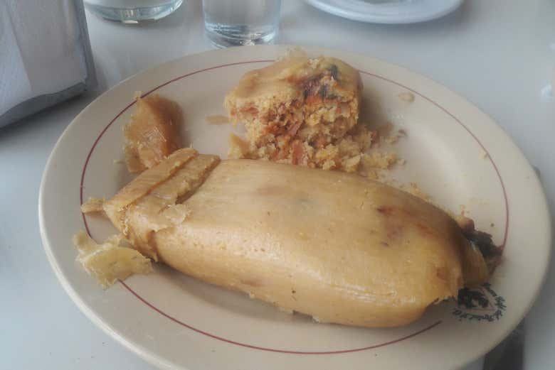 Probando comida local