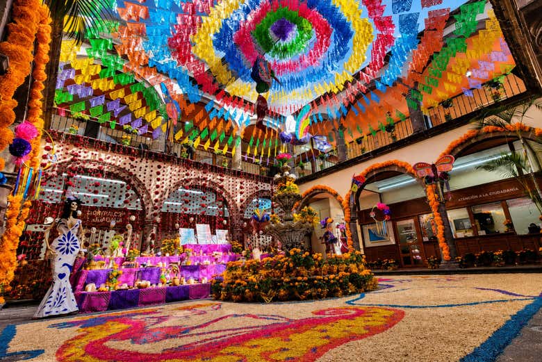 Decoración de colores para el Día de Muertos 