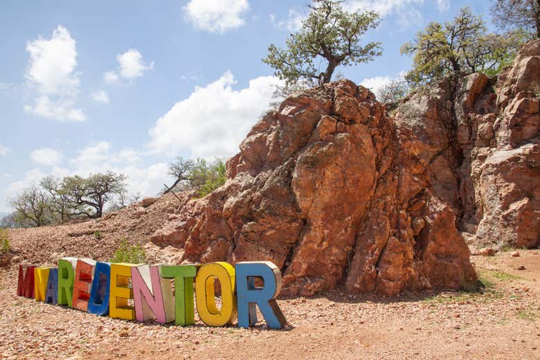 Descubriremos cómo se trabaja el ópalo desde su origen
