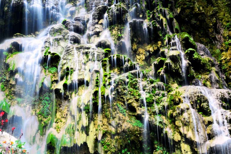 Caídas de agua en las Grutas de Tolantongo