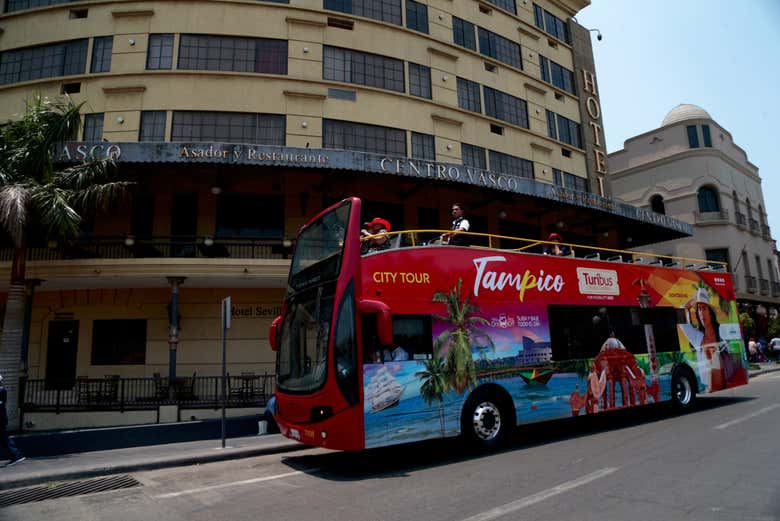 ¡Subid y bajad en cualquiera de sus paradas cuando queráis!