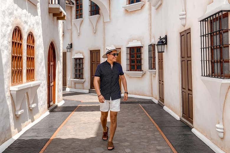 Caminando por una ciudad europea en Xetutul