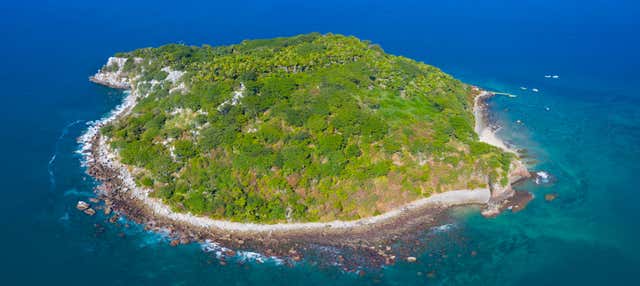 Compostela Day Trip + Snorkelling at Coral Island