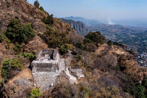 Visita guiada por la zona arqueológica del Tepozteco