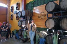 Free tour por la destilería La Aguirreña