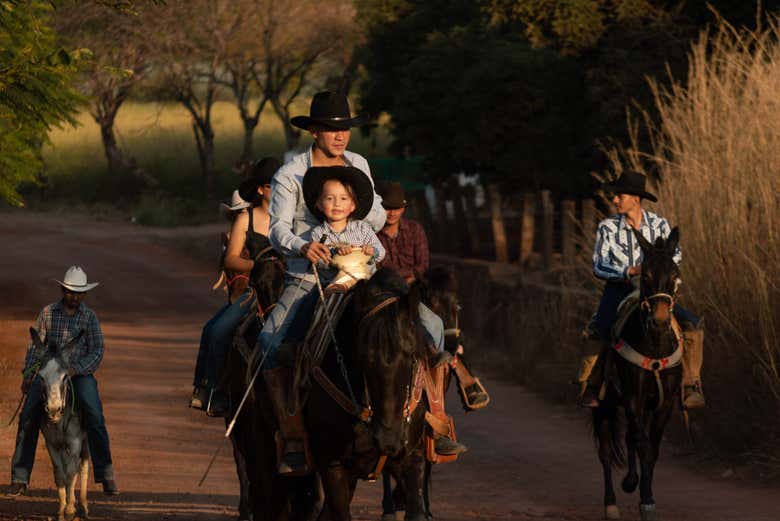 ¡Listos para el paseo a caballo! 