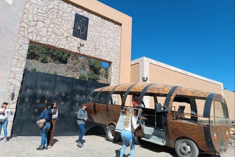 Descendo do ônibus em forma de barril