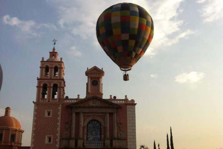 Sobrevolando la iglesia de Santa María de la Asunción