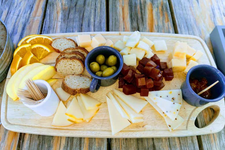 Une délicieuse planche de fromages régionaux